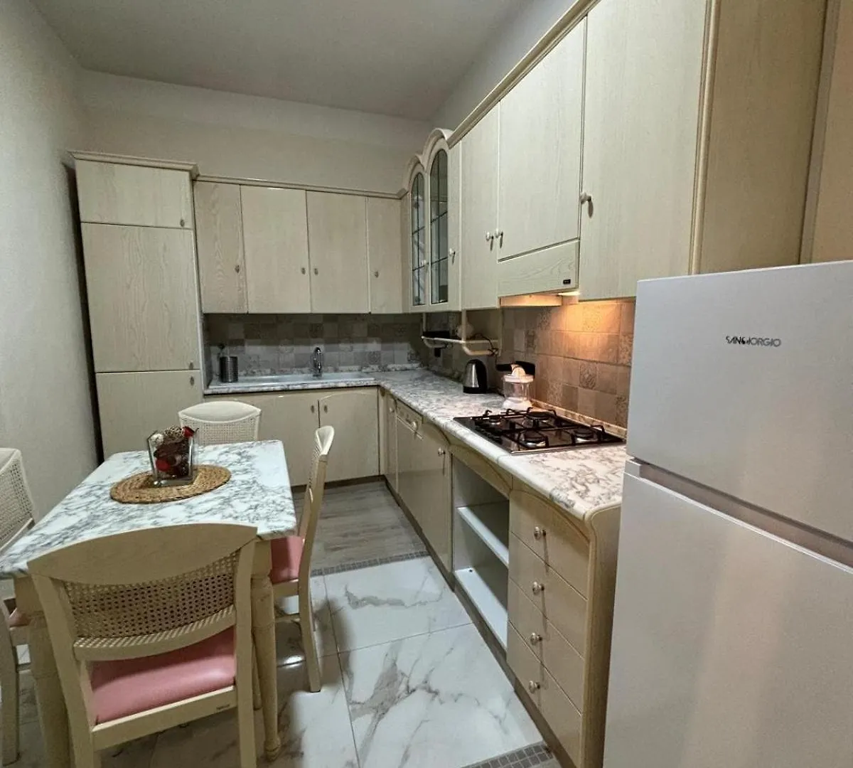 Spaccanapolitoledo Apartment Naples